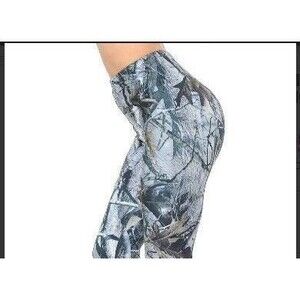 Plus‎ Size Creamy Soft Camouflage Trees Leggings